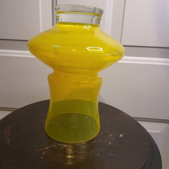 Mid-Century Yellow Glass Vase in the style of Bo Bergstrom, Aseda Glasbruk 1960s - Picture 8 of 8